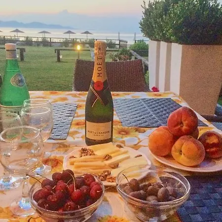 Beach In The Athos Vakantiehuis *
